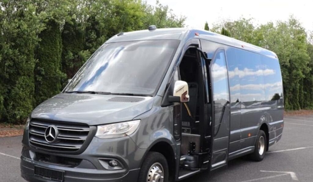 Minibus Hire the Best Option for UK Tour Groups
